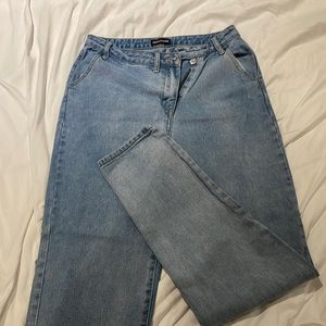 PrettyLittleThing Asymmetric Zipper boyfriend jeans size 40